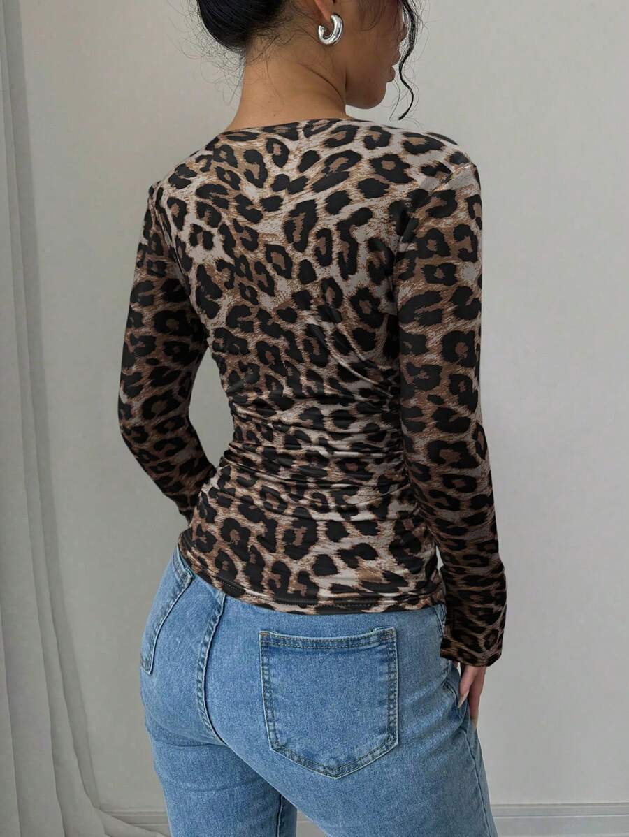 Selianne 1pc Women Leopard Print T-Shirt With Long Sleeve, Square Neckline, Ruched Waist And Slit Cuffs Cheetah Print Tee For Spring Fall Cloth For Women