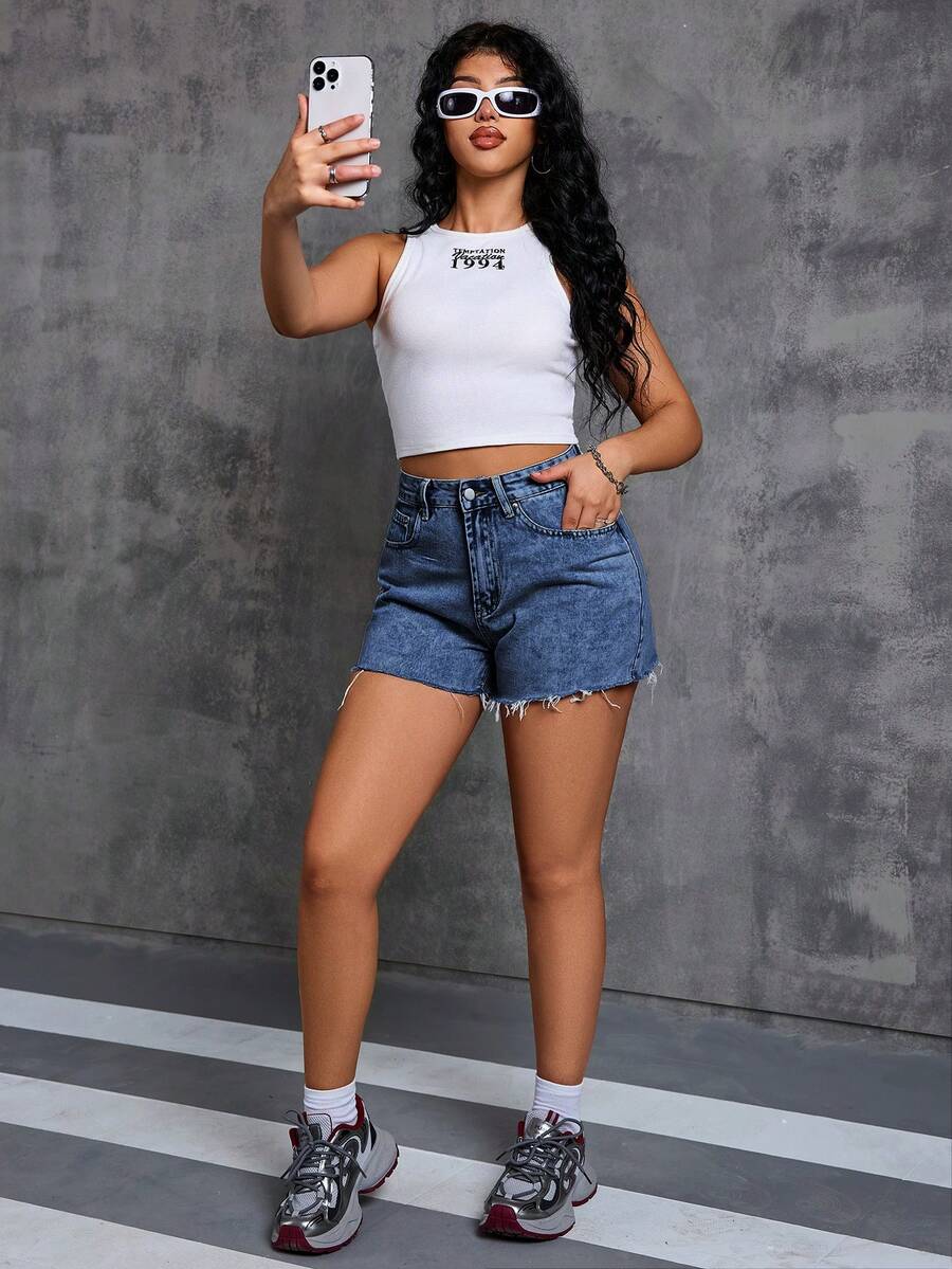 Women's Summer Casual Washed Denim Shorts, Frayed Hem, Pockets, Non-Stretch Woven Fabric, Straight Leg Short Design