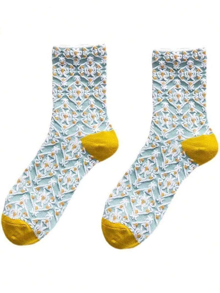 5 Pairs Of 3D Floral Socks For Women; Korean INS Style, Retro Palace Style, Mid-Calf Women's Socks, Fashionable Mid-Cal Socks For Women.