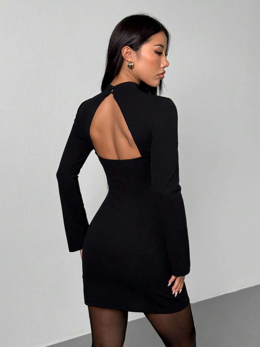 SHEIN PETITE New Design Valentine's Day/Chinese New Year Outfit: Vintage Coin Pattern Stand Collar Fitted & Flared Cuff Elegant Red Dress, Suitable For Date And Party Split Thigh Dress