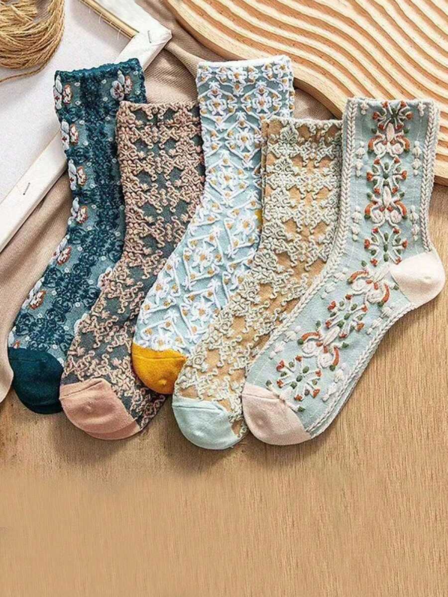 5 Pairs Of 3D Floral Socks For Women; Korean INS Style, Retro Palace Style, Mid-Calf Women's Socks, Fashionable Mid-Cal Socks For Women.