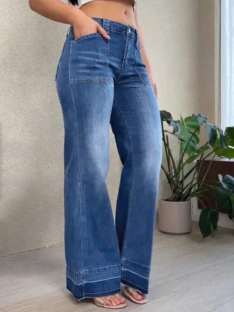 Women's Wide Leg Flared Jeans With Diamond Shaped Front Pockets