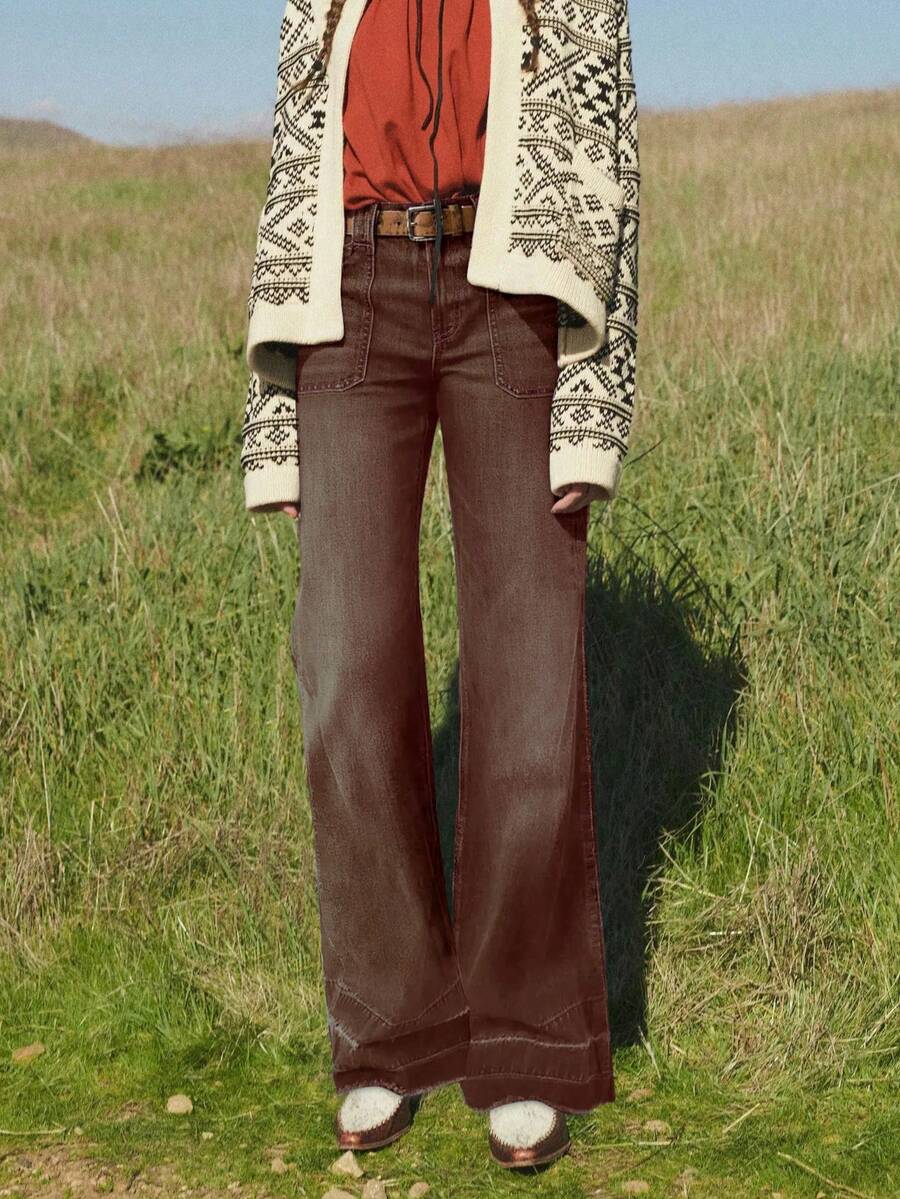 Women's Wide Leg Flared Jeans With Diamond Shaped Front Pockets