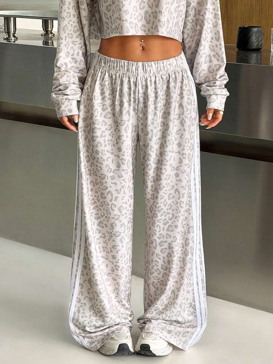 Muchica Women's White Striped Knitted Sweatpants Extra Long Straight Leg Pink Side Stripe Loose Fit Casual Track Pants For Everyday Wear White Beach Pants White Wide Leg Pants Women Wide Pants Wide Leg Summer Pants Palazzo Pants Women White Track Pants Women