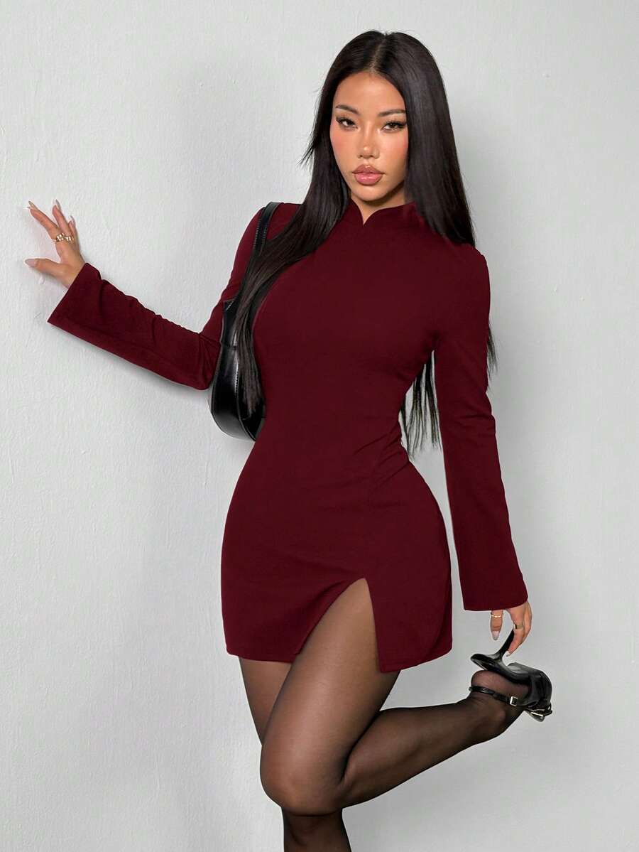 SHEIN PETITE New Design Valentine's Day/Chinese New Year Outfit: Vintage Coin Pattern Stand Collar Fitted & Flared Cuff Elegant Red Dress, Suitable For Date And Party Split Thigh Dress