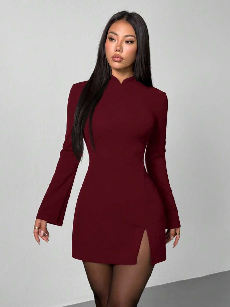 SHEIN PETITE New Design Valentine's Day/Chinese New Year Outfit: Vintage Coin Pattern Stand Collar Fitted & Flared Cuff Elegant Red Dress, Suitable For Date And Party Split Thigh Dress