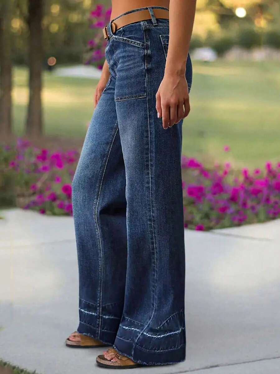 Women's Wide Leg Flared Jeans With Diamond Shaped Front Pockets